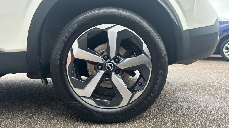 Nissan Qashqai 1.3 DiG-T MH N-Connecta 5dr Petrol Hatchback